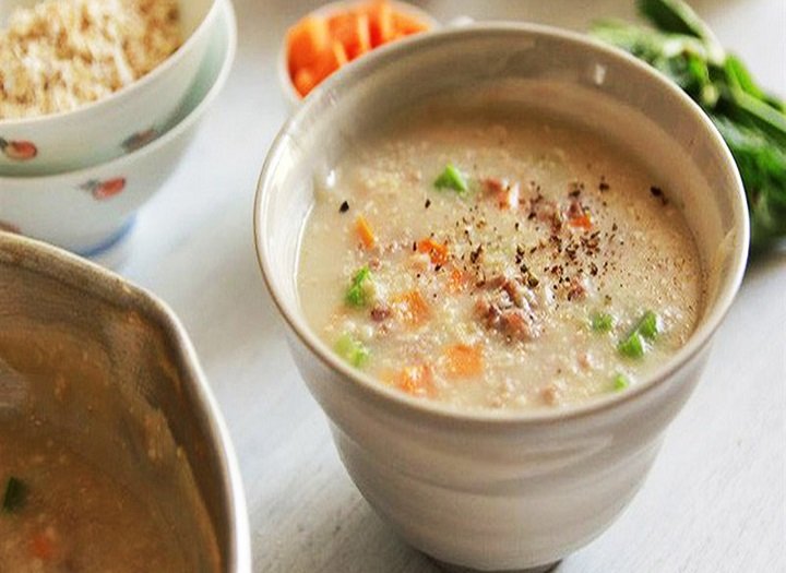 So sánh cháo gạo lứt và cháo yến mạch cho mẹ bầu: lựa chọn thế nào?
