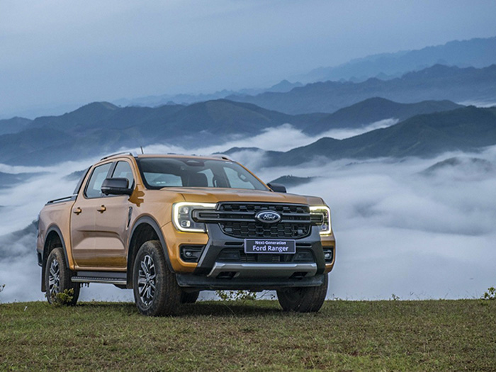 Kích thước xe bán tải Ford Ranger XLS và Wildtrak dài bao nhiêu mét