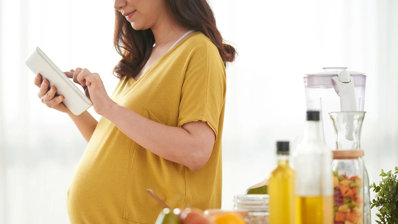 Mẹ bầu 3 tháng đầu nên ăn gì tốt nhất?