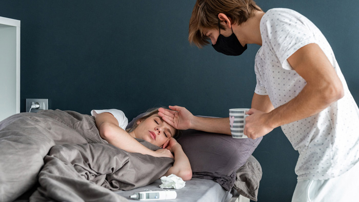 Những câu hỏi thăm người bệnh dễ nói mà không gượng gạo