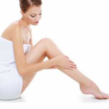 Wax lông chân có tốt không? - Cà phê học thuật