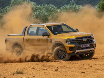 Trọng lượng xe bán tải Ford Ranger nặng bao nhiêu kg và tải trọng - Cà phê học thuật