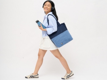 Gợi ý 10 mẫu túi vải bố đeo chéo đẹp, bền và tiện dụng nhất - Cà phê học thuật